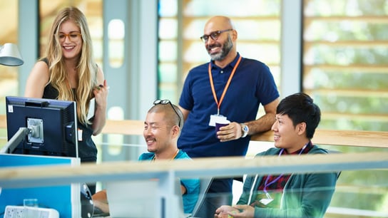 心理健康福祉 - 微笑的男女