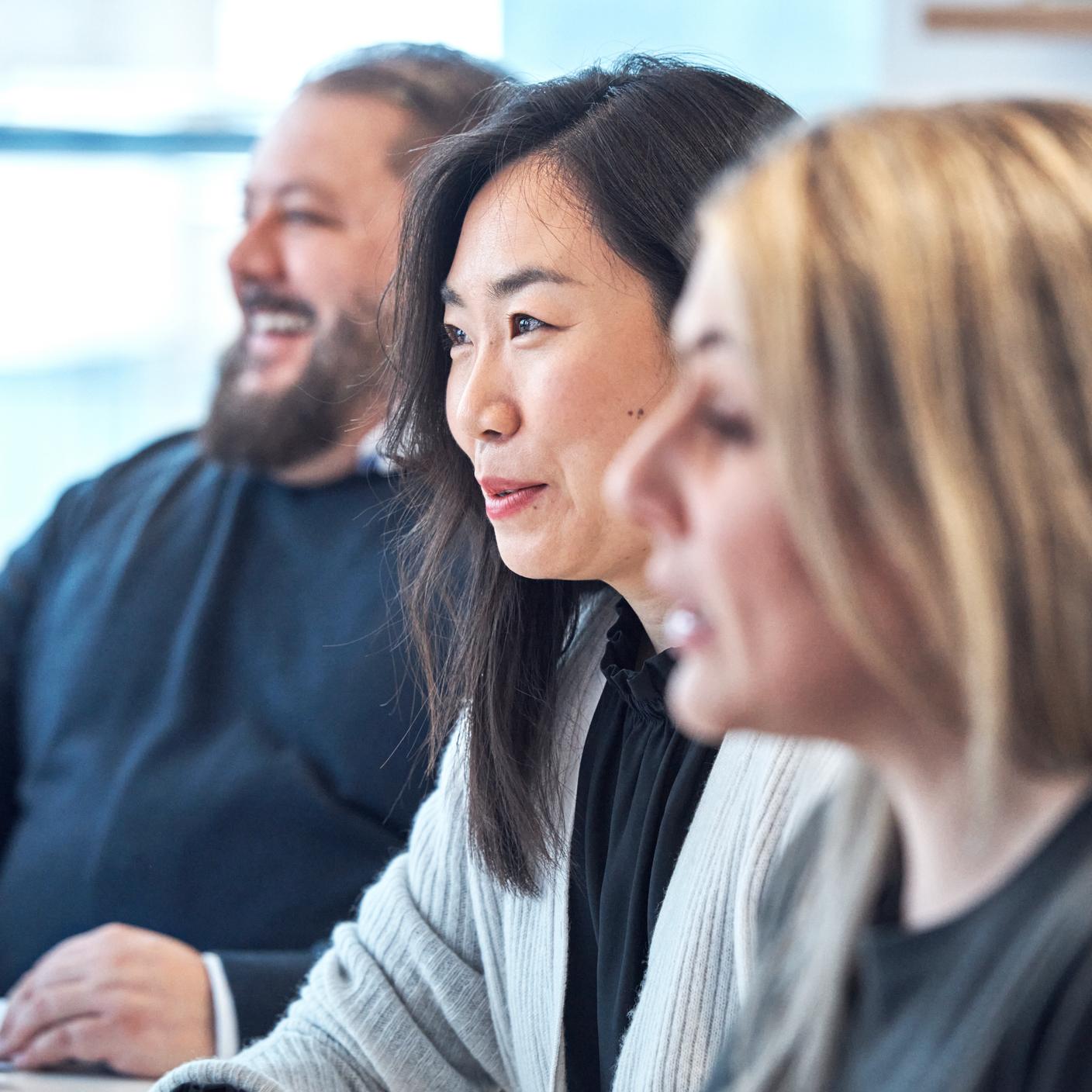 健康、安全和福祉 - 在会议上讨论的男性和女性